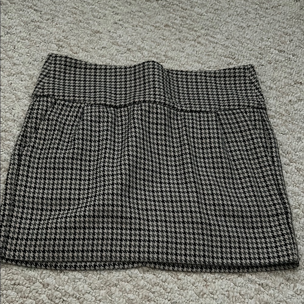 Banana Republic houndstooth pattern mini Skirt - size 8 - fall autumn winter